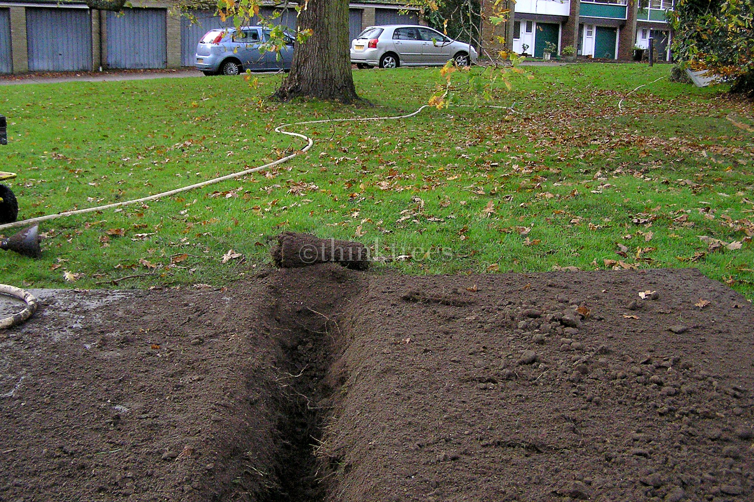 Radial trench excavated using an airspade